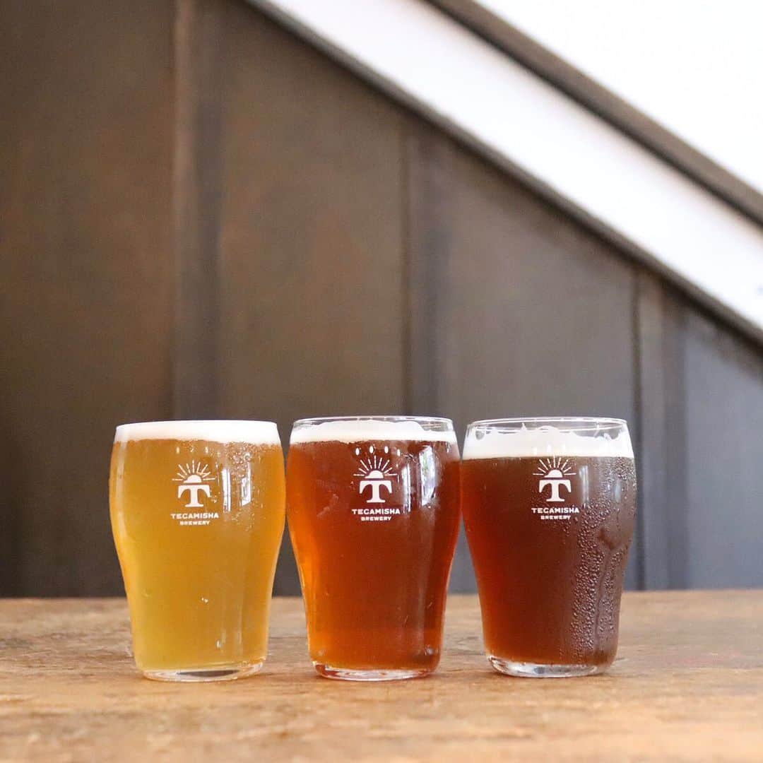 のインスタグラム：「【TEGAMISHA BREWERY　西調布】 本日は新たにアウトサイダーブルーイングのヘレス　ベルズ、サンクトガーレンのブラウンポーターが繋がりまして、7種類のビールがお飲みいただけます。いろんなお味をお楽しみ下さい。本日も20時までオーブンしております。 . 2020.6.14 . #手紙社#手紙舎#tegamisha#TEGAMISHA BREWERY #クラフトビール #アウトサイダーブルーイング」