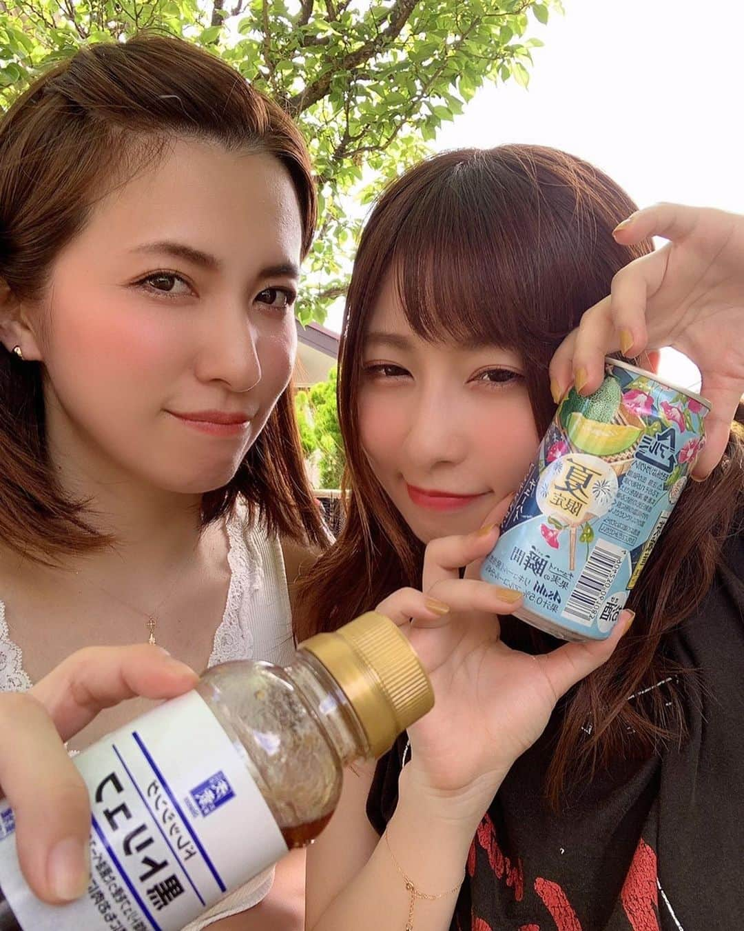 成瀬心美さんのインスタグラム写真 - (成瀬心美Instagram)「🍋 . . ざっ！ てれびじょーん！ . 風なお写真でこんにちは！ . . この間久々に 雑誌の連載ロケでした！ . . 2ヶ月ほどお休みしておりましたが 今回やっと😭 . . 久々に皆さんに会えたりで 本当に楽しかったなぁ。 . . キャンプ料理の連載ですが 今回は お話を多めに おつまみを作って 飲みながらあんなことー こんなことーを話したよ🙆‍♀️ . . 2ヶ月あいても 相変わらずで とても楽しかった！ . . 7/11に発売の EX MAX SP ぜひ見てくださいねー✨ . . #camp #cooking #キャンプ女子 #簡単おつまみ」6月14日 16時24分 - coco3ndazo