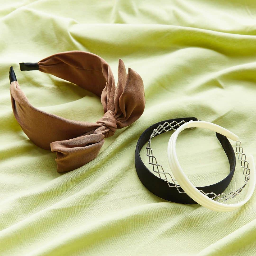 WEGOさんのインスタグラム写真 - (WEGOInstagram)「ㅤㅤㅤㅤㅤㅤㅤㅤㅤㅤㅤㅤㅤ ✔︎ribbon headband ¥879(tax in) color:beige/black ✔︎wide headband ¥439(tax in) color:beige/brown/black/pattern1 ㅤㅤㅤㅤㅤㅤㅤㅤㅤㅤㅤㅤㅤ #WEGO #WEGOMagazine #spring #summer #headband #ヘッドバンド #hairband #ヘアバンド #カチューシャ」6月14日 16時28分 - wego_official