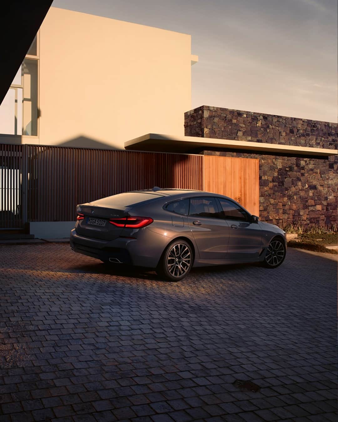 BMWのインスタグラム：「The clearest statement anyone could need. The new BMW 6 Series Gran Turismo. #THE6 #BMW #6Series __ BMW 640i Gran Turismo: Fuel consumption in l/100 km (combined): 7.0–6.8. CO2 emissions in g/km (combined): 160–155.  Further information: www.bmw.com/disclaimer.」