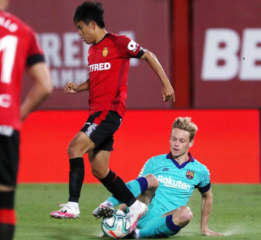 フレンキー・デ・ヨングのインスタグラム：「Great feeling to return with a win 🔵🔴」