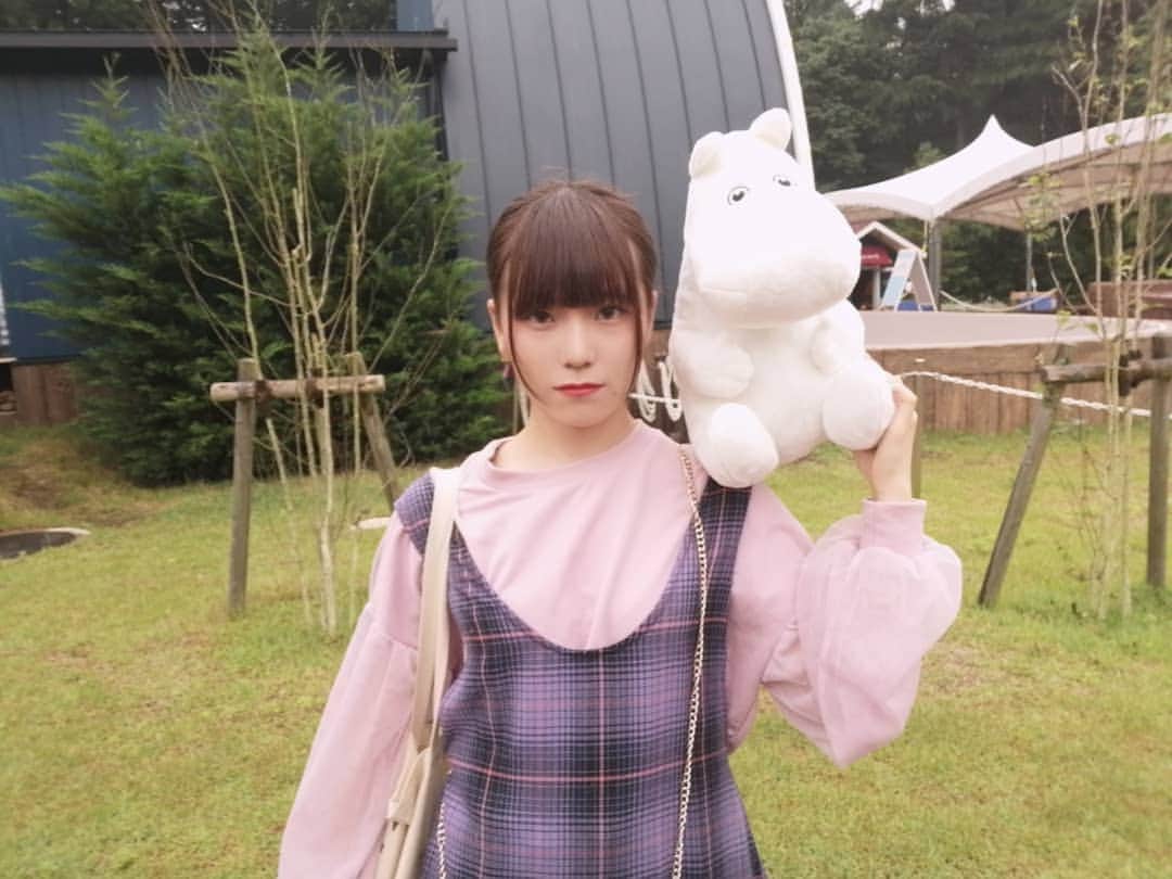千代絢子のインスタグラム：「ムーミンバレーパーク  肩乗せばぶちゃん  むみ〜ん(^_^)すきになりました(^_^)」