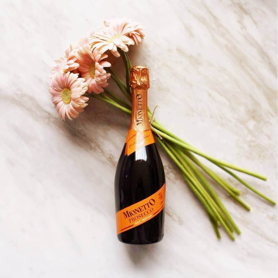 Mionetto Prosecco Suomiさんのインスタグラム写真 - (Mionetto Prosecco SuomiInstagram)「Making life sparkle since 1856. #mionettoprosecco ​. ​​​#prosecco #kuplivamionetto #kuohuviini #viini #kippis #skål」6月14日 18時06分 - mionettoproseccofinland