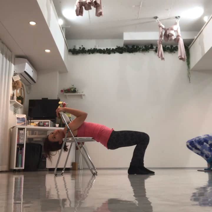 のインスタグラム：「#柔軟 #ストレッチ #ボディメイク #体幹 #バランス #ダイエット #acrochair  #yoga #脚 #トレーニング #椅子 #イス #チェアー #chair #training #fitness #fit #body #workout #happy #instagood #style #instafollow #followme #girl #ladies #love」