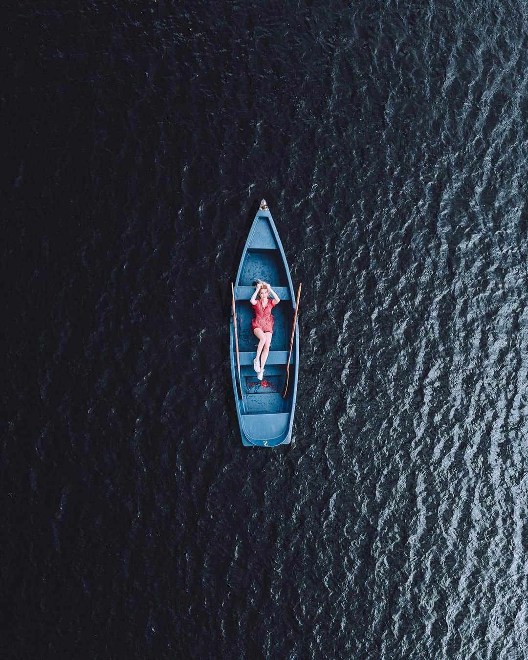 Thomas Kakarekoのインスタグラム：「in the stillness of summer Anzeige | A few weeks ago I got my hands on the brand new Mavic Air 2 by @djiglobal and after some proper testing I‘m more than happy to share first results. When folded down, the Mavic Air 2 fits the palm of your hand, yet still it's the first Mavic drone to offer 48MP stills, 8K HyperLapse and 4K/60p video at 120 Mbps. Super impressed with the photo quality, especially in terms of details and dynamic range. Can‘t wait to take it with me on my next trip when traveling starts again. #MavicAir2 #UpYourGame @djiglobal」