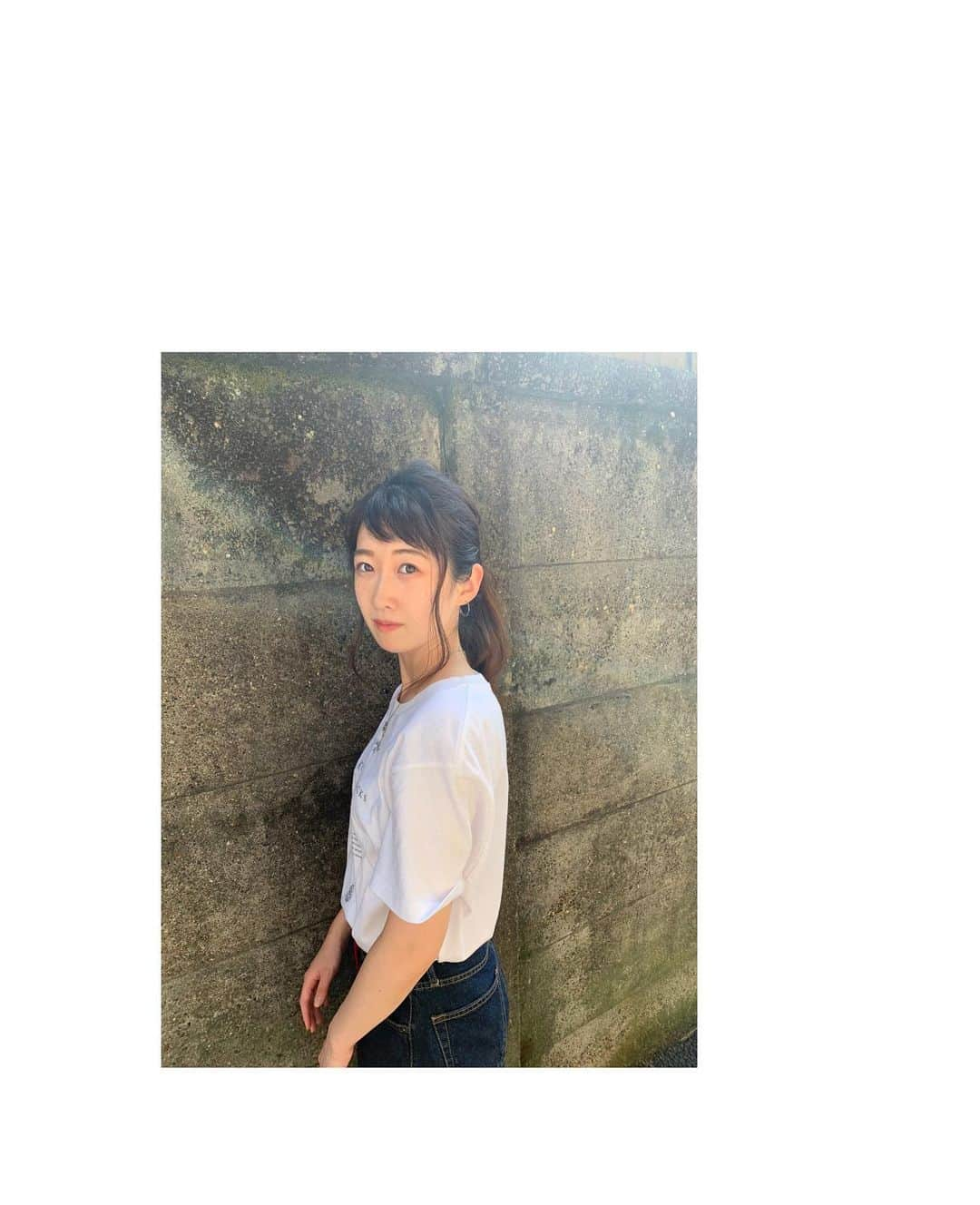 馬場奈々瀬さんのインスタグラム写真 - (馬場奈々瀬Instagram)「何を指さしてるの？😏😏 でました、手の癖ww そしてなんか昭和感あるよね？w . 今日はレッスンでした😊✨✨. .  そしてそして、 LINE LIVE始まりまして、 みてくださった皆さん ありがとうございます✨✨. . 毎日配信していきますので、 フォローぜひお願いします😏. . 今はスタートダッシュイベントというもので、配信に慣れる為、LINE LIVE上で皆さんに知ってもらう為の期間を設けてもらってます✌️ . 予選は23日からになります😁ま . . #白t #手の癖シリーズ　#癖が強いんじゃ #ライジン　#RIZIN #rizinガール #rizinガール候補生 #line #LINELIVE #配信　#ライブ配信　 #女優　#演技　#rizinガールオーディション　#tommy」6月14日 18時39分 - nanaseeeen