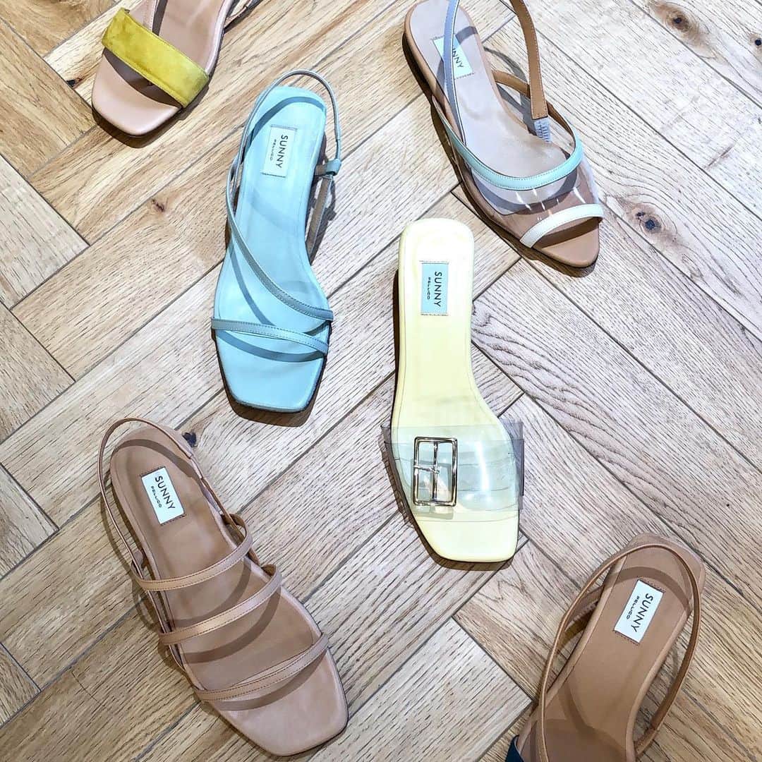ELLE SHOP_JPさんのインスタグラム写真 - (ELLE SHOP_JPInstagram)「デビューから10周年を迎え、ロゴデザインもリフレッシュしたPELLICOのディフュージョンライン「PELLICO SUNNY(ペリーコ サニー)」。パステルカラーやPVC素材のサンダルは梅雨が明けたらすぐにでも履きたい❤️ @pellico_sunny #pellicosunny #sandals #shopnow #elleshop #ペリーコサニー #サンダル #エルショップ」6月14日 18時45分 - elleshop_jp