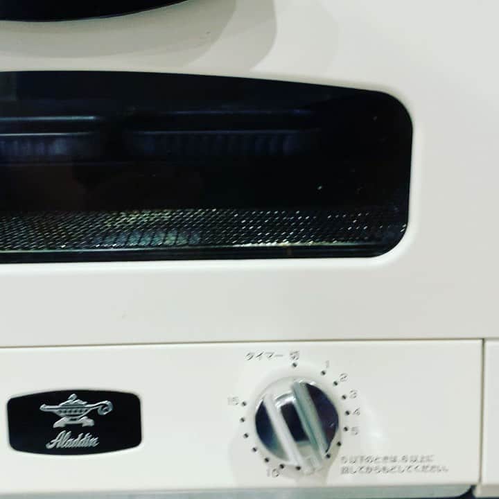 のインスタグラム：「今日は1日寝たきりのテレビっ子！床ずれできそうやわ！ 早い晩酌スタート！ゴルフ帰りの三男坊爆睡中に晩飯終了！ 体内時計おかしくなってる！」