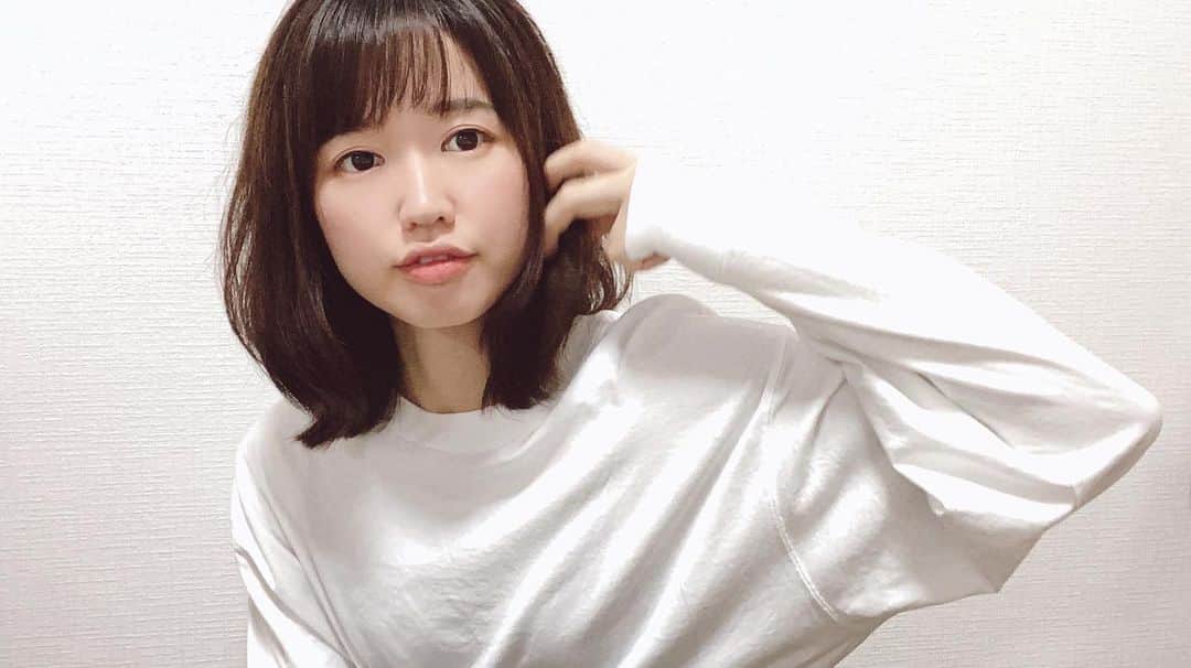 一木千洋のインスタグラム：「髪切ったよー！ 3ヶ月も引きこもっていたら髪も伸びるね。 気分転換に短めで段も入れてもらったよ😌✨かなり気に入ってる❤️」