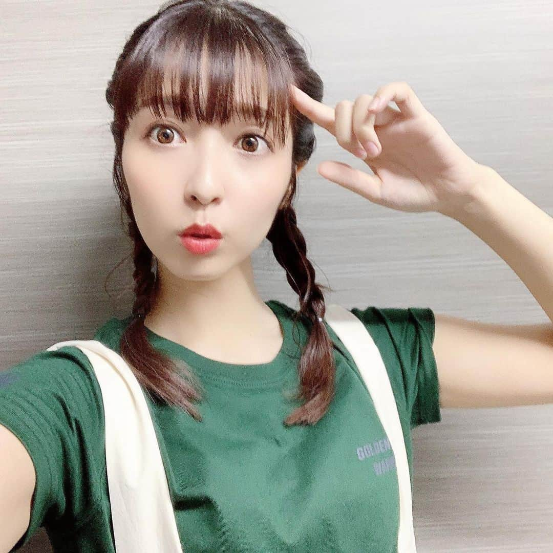 山下耀子さんのインスタグラム写真 - (山下耀子Instagram)「梅雨時は低気圧で体調崩しがちね みんな大丈夫？？ 私は相変わらず元気もりもり💪🏻 . NBA JapanのTikTokでDAYLY9の MCのみなさんとアシスタントで NBAファッションご紹介してます！ ぜひみてみてね☺️これ見て元気出して！ コメントくれると尚うれぴぃ！待ってるだー！ . おさげよーこどうよ？ . #NBA #NBAJapan #NBARakuten #ファッション #彼女に着てほしい #夏ファッション #NBAコーデ #NBAZone」6月14日 19時03分 - twinkleyesy