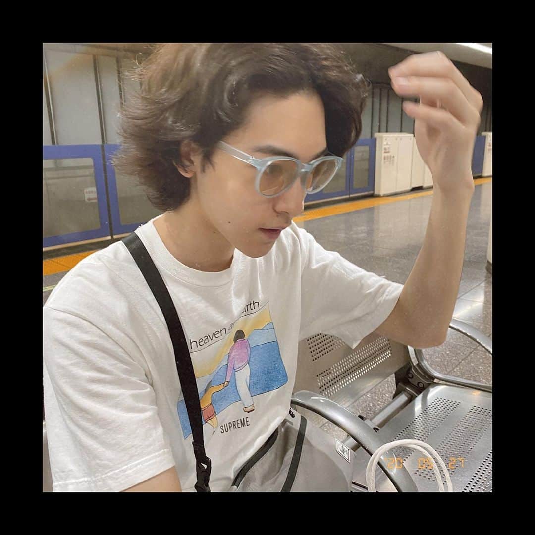 のインスタグラム：「割と人生で２番目くらいに長かった髪。 少しの間だけど楽しませてもらいました。 さよなら。髪。  #切りました #1週間ぐらい前に」