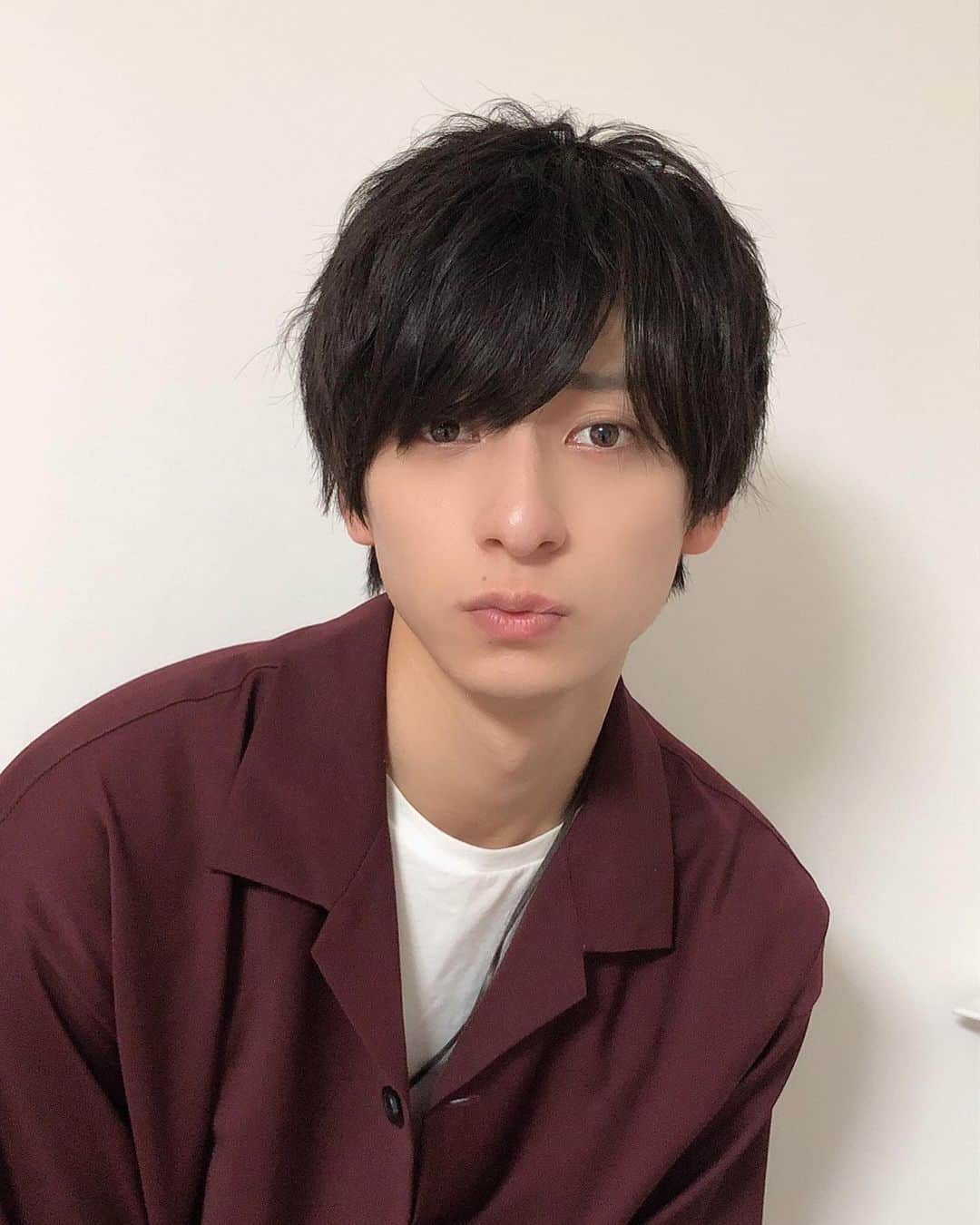 岡田翔大郎のインスタグラム：「どれが好みですか？😗😕☹️ . . #絵文字化したしょーたろー」