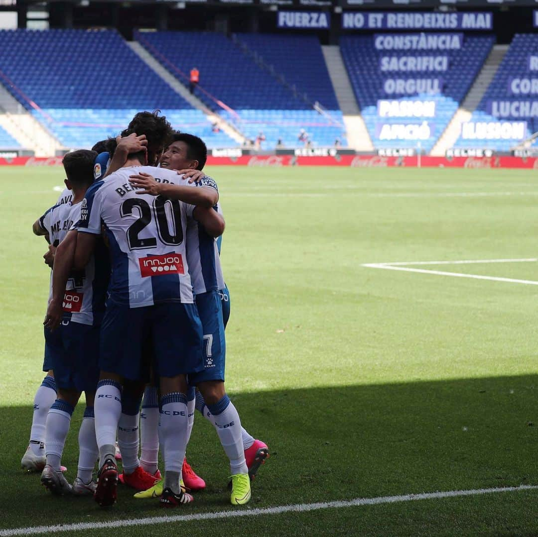 RCDエスパニョールさんのインスタグラム写真 - (RCDエスパニョールInstagram)「¡Con la mente puesta ya en el partido del martes ante el @GetafeCF! 💪⚪️🔵 - #EspanyoldeBarcelona | #RCDE」6月14日 19時50分 - rcdespanyol