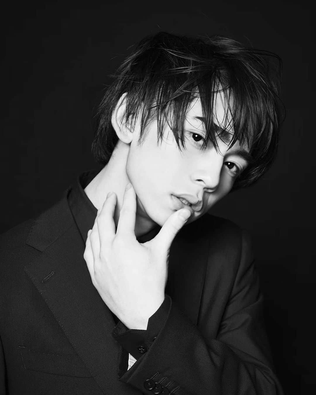 のインスタグラム：「@minami_hokuto  上京して2年が経ち、3年目に突入しました！ TwitterとInstagram合わせて3万人にフォローして頂き、 ありがとうございます！！ これからもよろしくお願いします^ ^ #南北斗」