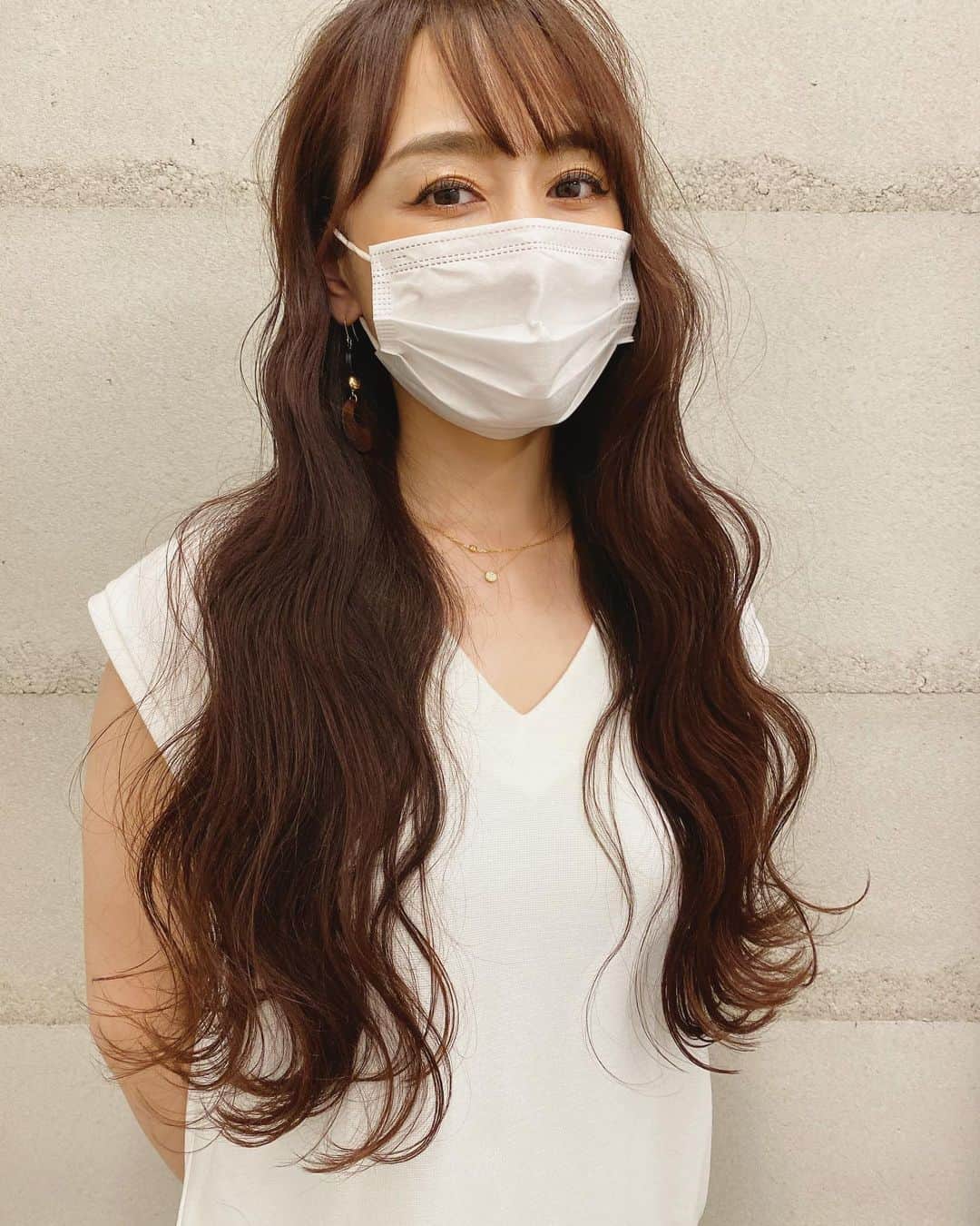 杏さゆりさんのインスタグラム写真 - (杏さゆりInstagram)「加工アプリ不使用。って言ってもマスクしてるからな🤭w . 10センチ切っても切ったかなんてわからん長さw あと1年のばしてヘアドネやな！ . トリートメントでツヤツヤです😘 いつもありがとうです❤️ #髪のお医者さん  @sekispecial_hair . #hairstyle #haircolor #hair  #ロングヘア #杏さゆり　#SayuriAnzu」6月14日 19時53分 - anzu_sayuri_official