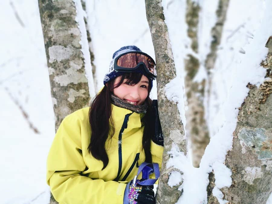 松浦彩さんのインスタグラム写真 - (松浦彩Instagram)「上山市で雪の魔法にかかる☃️ ⠀ 山形県村山地域の観光PR動画秋冬編 上山市🏯 ⠀ スノーシューを履いて冬だけの道を歩き、冬にしか出会えない美しいモンスターに会ってきました☺️💕 レンタルのウエアが可愛かったです！ ⠀ 動画はYouTubeにて公開中！ 「山形のほっぺTourism」で検索していただくか、わたしのプロフィール欄のURLからも観ることができます👉🏻 @ayamatsuura_ 💕 ⠀ ⠀ Photo by @iambellmak  #新関麻美 #松浦彩 ⠀ #上山市 #kaminoyama #山形 #yamagata #portrait #winterseason #冬季限定 #スノーシュー #樹氷原 #樹氷原を歩く #スキー場 #スノボウエア #japanesecountryside #山形旅行 #山形観光 #yamagatagram #travelinjapan #旅好き女子 #旅行好き #旅スタグラム #アフターコロナを考える #写真でやまがた旅気分」6月14日 20時06分 - ayamatsuura.s