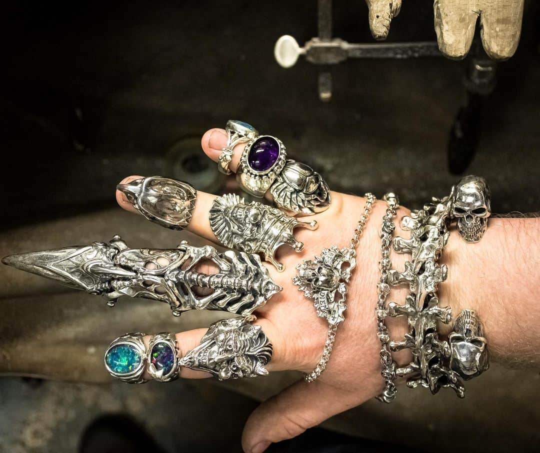 クレイジーピッグさんのインスタグラム写真 - (クレイジーピッグInstagram)「Love this picture but it still bugs me that one ring rolled at the last second! **excuse the polish under the finger nails this was taken straight after polishing the lot** #gothic #rings #gemstobe #opal #skull #skullfashion #heavymetal #handful #rocknroll #gothicjewellery #jewellery」6月14日 20時15分 - crazypigdesignslondon