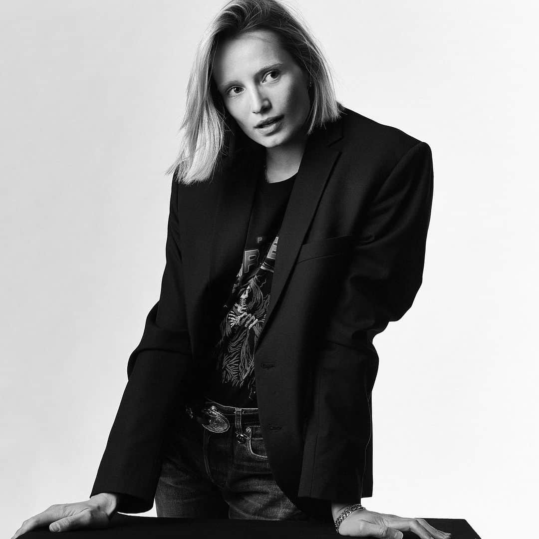 モード・ウェルゼンのインスタグラム：「Part 3 🖤🖤🖤 by @philippevogelenzang」