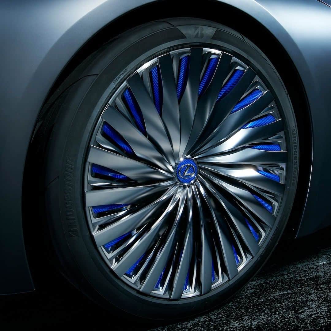 Lexus UKさんのインスタグラム写真 - (Lexus UKInstagram)「Advanced yet dignified styling. #LexusLS+ concept.  #Design #CarDesign #Automotive #Lexus #CarsofInstagram #LexusConcept #Lexus」6月14日 21時00分 - lexusuk