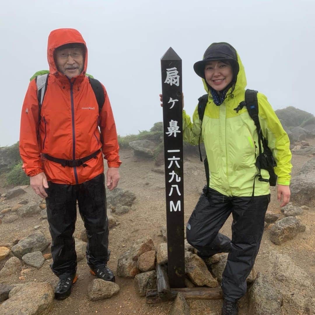 深瀬智聖さんのインスタグラム写真 - (深瀬智聖Instagram)「KBCラジオ📻九重インフォメーション2020🏔 6年ぶりに再びレポート行ってきました😄 数々のアナウンサーやパーソナリティが九重の山に登り、なんと今回で40回目です！✊🏻✨ 今年ももちろんラリーグラスの浦会長のガイドで登って参りました！^ ^  そんなラリーグラスさんも45周年だそうです！！👏🏻✨ 気合い入りすぎたのかとてつもない雨風を連れてきちゃったみたいです😂😅笑 ショートコースになりましたが、楽しかったでーす！！！✨ この様子は6月15日(月)15:15頃から金曜までパオーンの中で放送されます！是非聴いてください^_^！ #KBCラジオ #九重 #九重連山  #くじゅう登山  #登山 #カナディアンヴィレッジ  #ラリーグラス #ミヤマキリシマ」6月14日 21時00分 - chiseifukase