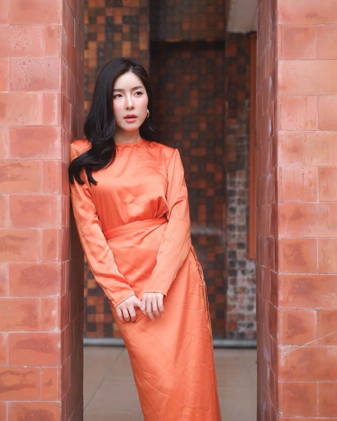 GYEON SEOさんのインスタグラム写真 - (GYEON SEOInstagram)「_* ขายน้ำส้ม ใส่เสื้อสีส้ม 🍊🧡 @djung_juice . . รู้แล้วนะ ไม่ต้องทัก เค้ารีบ ยังไม่ได้รีด 🙈 @yd001_official」6月14日 21時28分 - queengyeon