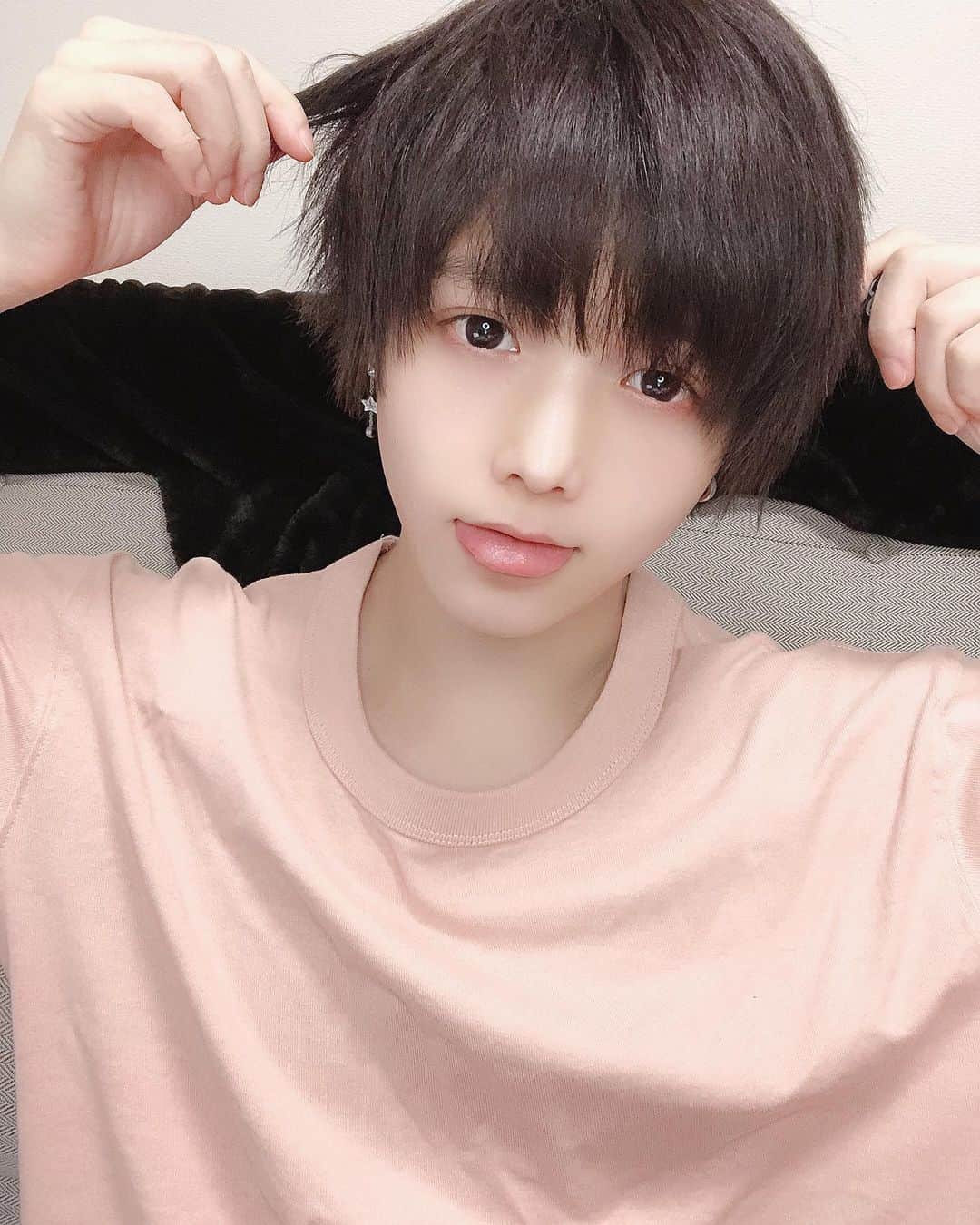 島貫勇士さんのインスタグラム写真 - (島貫勇士Instagram)「🎾 '  髪切ってきたよー 幼くなったのだだだ  #パッツン男子」6月14日 21時26分 - yujimelo_sads