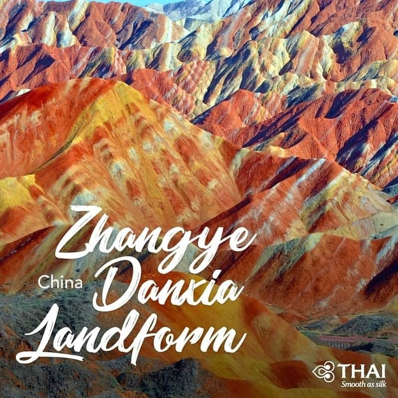 タイ航空さんのインスタグラム写真 - (タイ航空Instagram)「The Zhangye Danxia landform in Gansu, China, is known as the “eye candy of Zhangye” due to its colorful appearance, which is a result of deposits of sandstone and other minerals over 24 million years ago. It was included in the roster of UNESCO World Heritage Sites in 2010.  #ThaiAirways #DanxiaLandform #China」6月14日 21時26分 - thaiairways