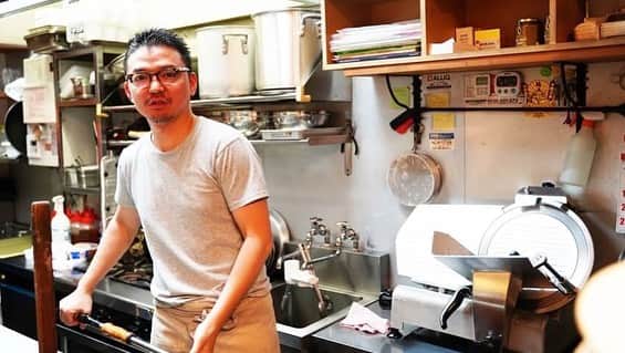 けんさむさんのインスタグラム写真 - (けんさむInstagram)「けんさむ🐶です🇮🇹🍕 各方面から絶賛の声多数『ピッツェリアダロッコ』の#ピザ をあなたは知っていますか❔🤭🍕 📍#ピッツェリアダロッコ #並木坂 . 詳しくはプロフィールURLからブログ見てはいよ🙋‍♂️🍷 . いいね👍フォロー👯‍♂️Thankyou😇✨ 皆さんの熊本のお気に入りを教えてください🌿 コメント📝メッセージ💭待ってます🐶🎶 . #けんさむの熊本紹介 #熊本 #熊本グルメ #くまモン #けんさむ #熊本観光 #熊本県 #kumamoto #熊本lunch #熊本ランチ #熊本ピザ #ダロッコ #pizzeriadarocco」6月14日 21時33分 - kensome_kumamoto