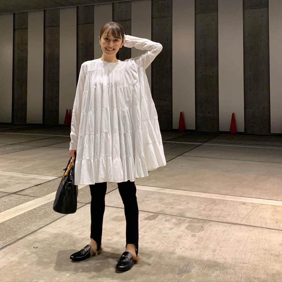 矢田亜希子さんのインスタグラム写真 - (矢田亜希子Instagram)「今日は久しぶりに長丁場の収録でした！コロナ対策でこまめな換気と休憩で慎重に行われました！楽しい収録でした♪ #収録#コロナ対策#私服 ワンピース#merlette  パンツ#1001  靴#gucci」6月14日 21時38分 - akiko_yada