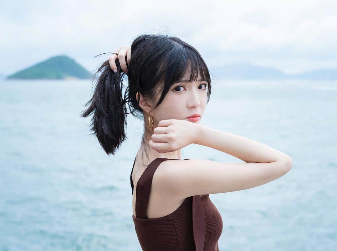 キアナのインスタグラム：「今年の夏も猛暑で暑いんだろうな....☀️」