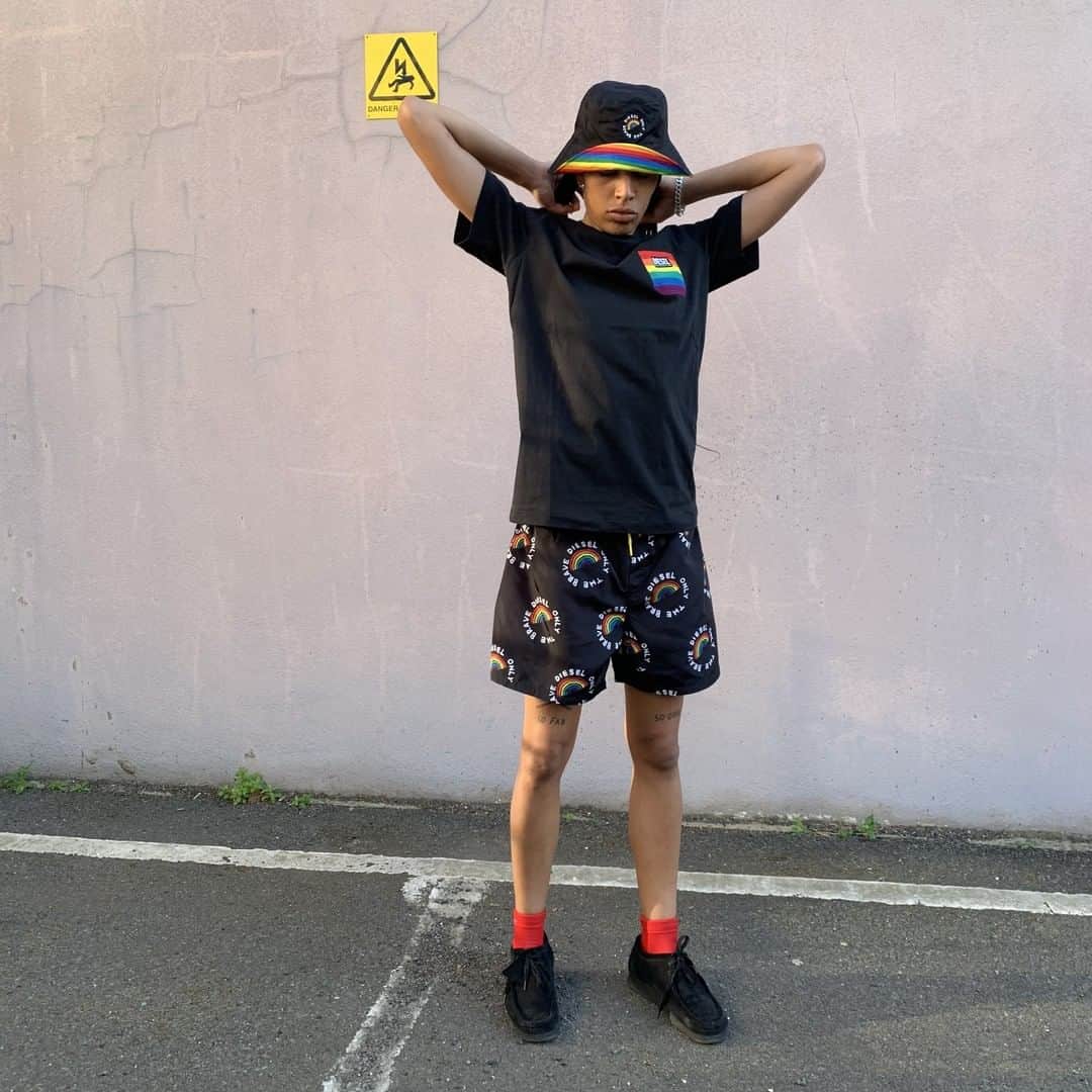 ディーゼルのインスタグラム：「Stand up for your #Pride. Rest. Repeat. Each one of us is diverse and Diesel is proud to support any kind of diversity. #ForSuccessfulLoving #Pride2020 #DieselPride #PrideMonth」
