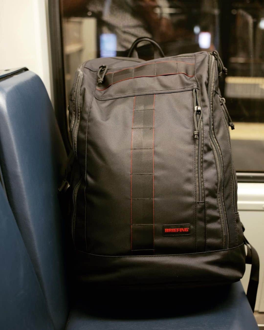 のインスタグラム：「@briefing_official 旅の相棒であるJET TRIP PACK。軽量で大容量なのでこれだけで旅行行けちゃう感じ✈️ #briefing」