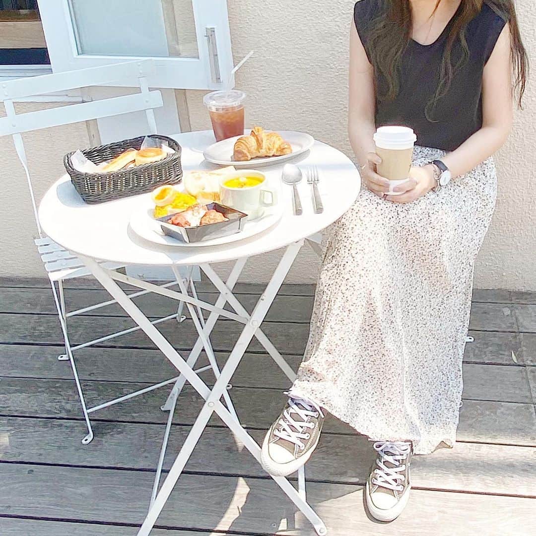 haruさんのインスタグラム写真 - (haruInstagram)「ㅤㅤㅤㅤㅤㅤㅤㅤㅤㅤㅤㅤㅤ ㅤㅤㅤㅤㅤㅤㅤㅤㅤㅤㅤㅤㅤ ㅤㅤㅤㅤㅤㅤㅤㅤㅤㅤㅤㅤㅤ この前リモートじゃできない打ち合わせがあったので #breadworks天王洲 さんのテラス席で 短時間でさくっと終わらせました📃 ㅤㅤㅤㅤㅤㅤㅤㅤㅤㅤㅤㅤㅤ ㅤㅤㅤㅤㅤㅤㅤㅤㅤㅤㅤㅤㅤ 打ち合わせと言え、カフェに行くのが 久しぶりすぎて癒されました☺️🤎" ㅤㅤㅤㅤㅤㅤㅤㅤㅤㅤㅤㅤㅤ パンも美味しかったし、やはりカフェで飲む カフェラテが最高でいつも以上に味わいました☕️( 笑 ) ㅤㅤㅤㅤㅤㅤㅤㅤㅤㅤㅤㅤㅤ ㅤㅤㅤㅤㅤㅤㅤㅤㅤㅤㅤㅤㅤ でも東京は感染者が増えてきたので また気を引き締めなおします！😷 ㅤㅤㅤㅤㅤㅤㅤㅤㅤㅤㅤㅤㅤ 皆様もお身体にお気をつけ下さいませ🥺☁️ ㅤㅤㅤㅤㅤㅤㅤㅤㅤㅤㅤㅤㅤ ㅤㅤㅤㅤㅤㅤㅤㅤㅤㅤㅤㅤㅤ 今日も見てくださりありがとうございました🙇‍♀️🤎 ㅤㅤㅤㅤㅤㅤㅤㅤㅤㅤㅤㅤㅤ 明日お楽しみにっ 𓂃 ☺️𓈒𓏸 ☜ ㅤㅤㅤㅤㅤㅤㅤㅤㅤㅤㅤㅤㅤ ㅤㅤㅤㅤㅤㅤㅤㅤㅤㅤㅤㅤㅤ #おはるカフェめぐり ㅤㅤㅤㅤㅤㅤㅤㅤㅤㅤㅤㅤㅤ」6月14日 22時10分 - __haru3