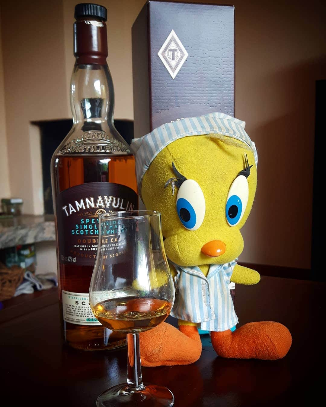 Little Yellow Birdさんのインスタグラム写真 - (Little Yellow BirdInstagram)「It's #singlemaltsunday!! Have a tasty evening everyone! #littleyellowbird #tweety #tweetykweelapis #adventures #yellow #bird #weekend #sunday #sundayevening #singlemalt #dram #tamnavulin #speyside #scotchwhisky #stuffedanimalsofinstagram #plushiesofinstagram」6月14日 22時22分 - tweetykweelapis