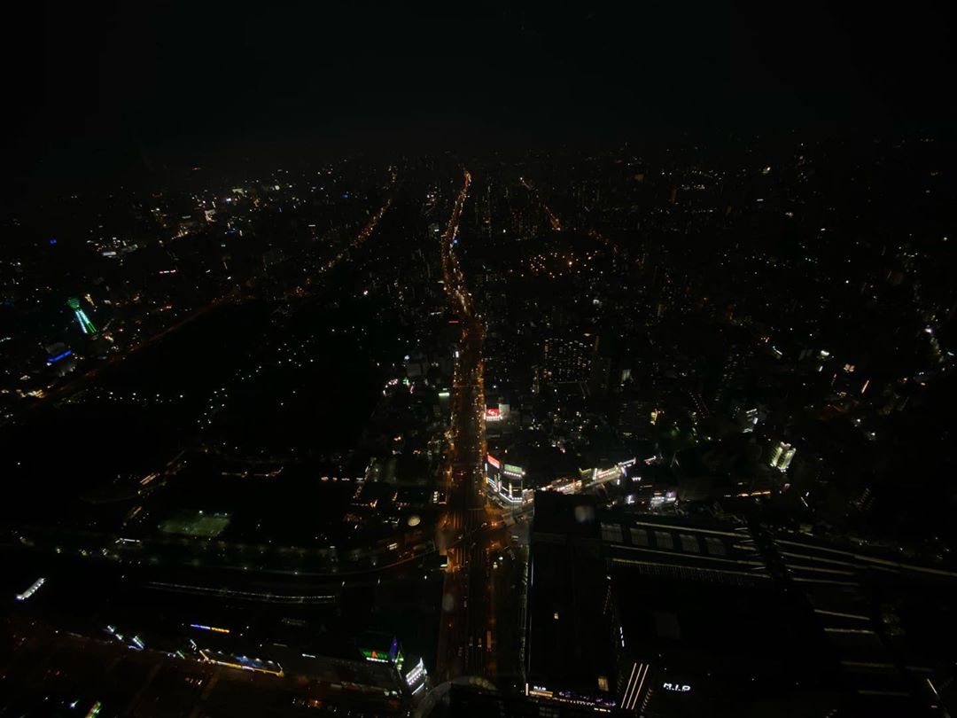 窪塚愛流さんのインスタグラム写真 - (窪塚愛流Instagram)「今日、あべのハルカスの展望台に行ってきました！展望台から見た夜景がとても綺麗でした🌃」6月14日 22時43分 - airu_kubozuka