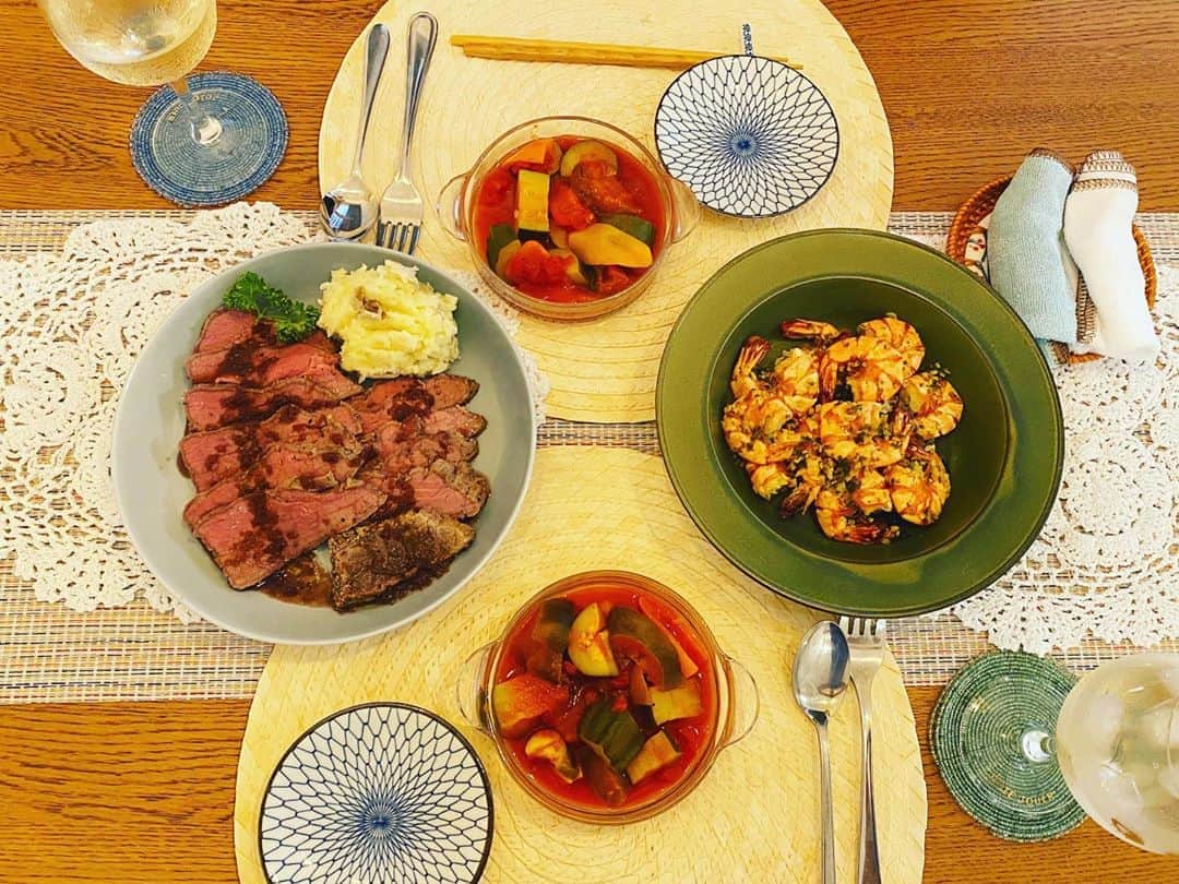 岩間恵のインスタグラム：「圧力鍋優秀すぎ〜〜〜🥰﻿ ﻿ FAUCHONのチーズが久々にヒット！美味しい🍷﻿ ﻿ #良き日曜日 ☂️💜」