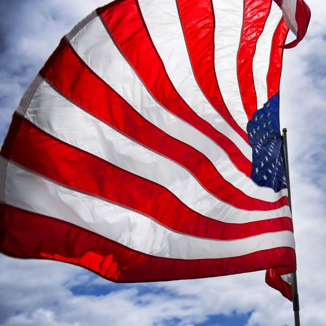 アメリカ海兵隊さんのインスタグラム写真 - (アメリカ海兵隊Instagram)「Happy #FlagDay!  Sun up and sun down, Marines honor the American flag and all our nation’s flag it stands for.  #USMC #Marines #Military #NationalFlagDay」6月14日 23時00分 - marines