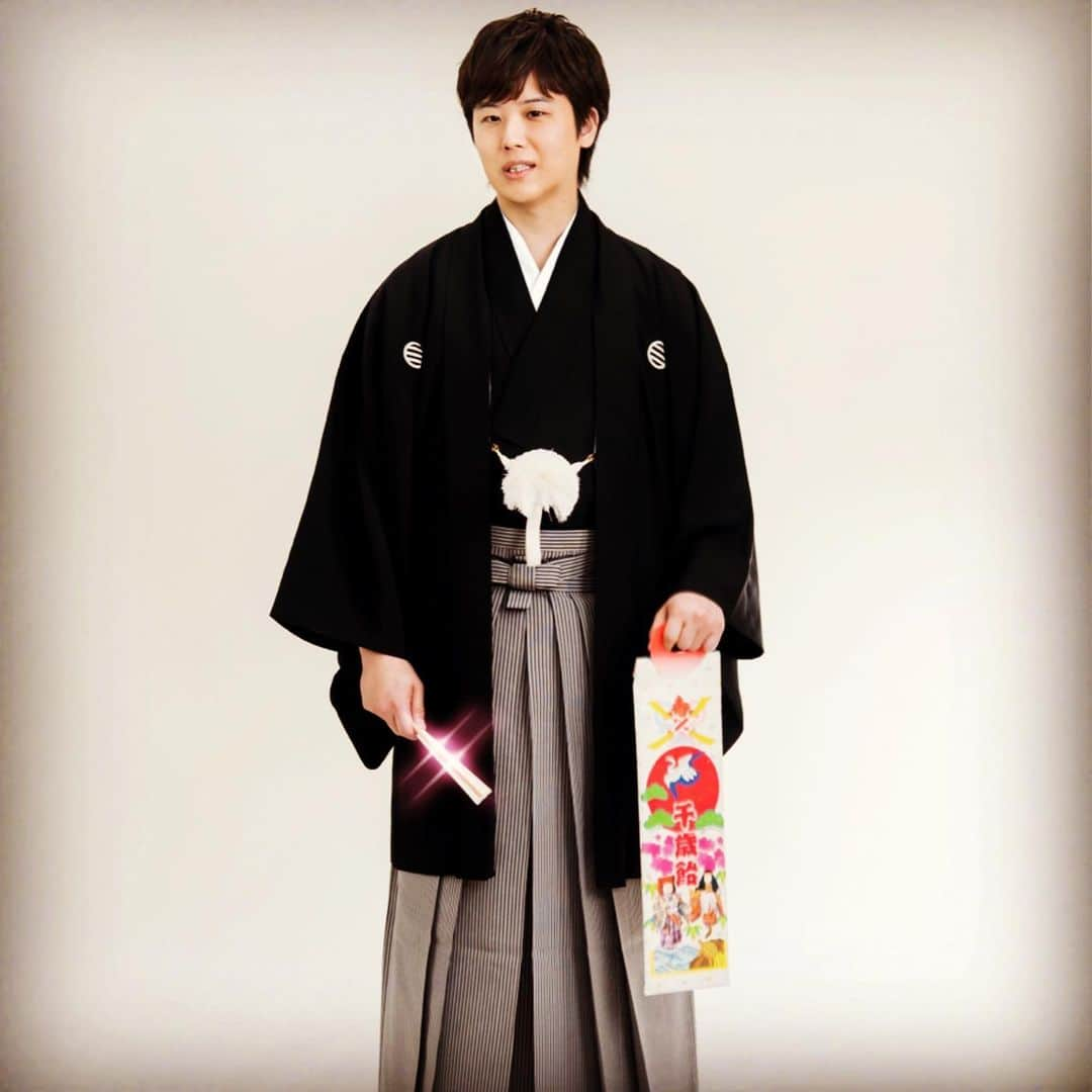 三浦祐太朗さんのインスタグラム写真 - (三浦祐太朗Instagram)「#七五三 絶妙な表情がお気に入り。 強羅 「島写真館」にて。」6月14日 23時10分 - yutaro_3ura