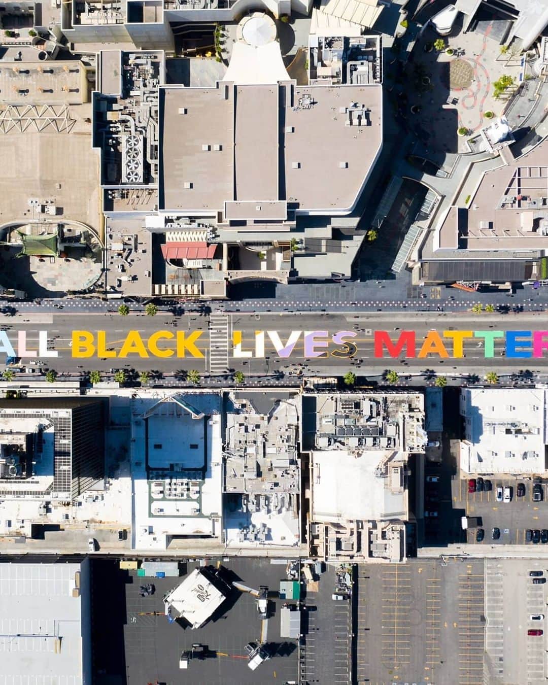 ユリサのインスタグラム：「🌈🌈🌈 #pride2020 #blacklivesmatter  #allblacklivesmatter」