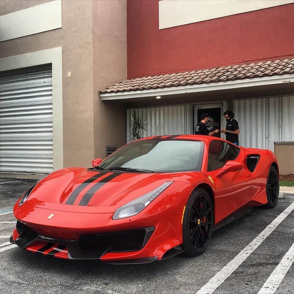 CARLiFESTYLEさんのインスタグラム写真 - (CARLiFESTYLEInstagram)「Ferrari 488 Pista protected with PPF by @thesignsavers! What do you guys think of this spec? #carlifestyle」6月15日 9時33分 - carlifestyle