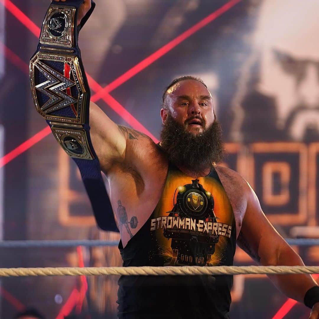 WWEさんのインスタグラム写真 - (WWEInstagram)「An impressive win for #BraunStrowman as he defeats @mikethemiz & @johnhennigan to retain his #UniversalTitle! #WWEBacklash」6月15日 9時35分 - wwe