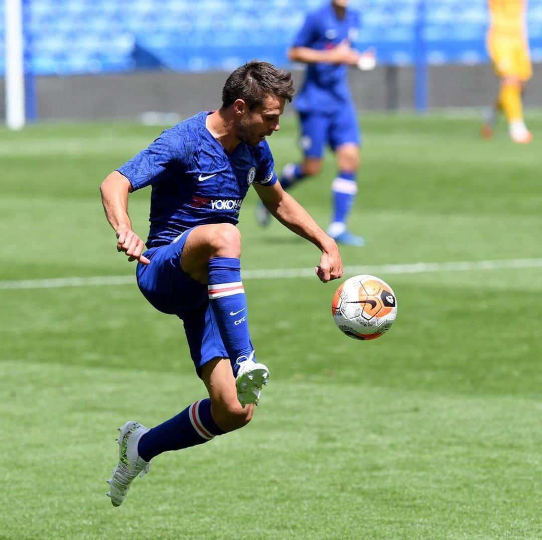 セサル・アスピリクエタさんのインスタグラム写真 - (セサル・アスピリクエタInstagram)「💙 Stamford Bridge 🏠 #CFC #1weektogo」6月15日 1時18分 - cesarazpi