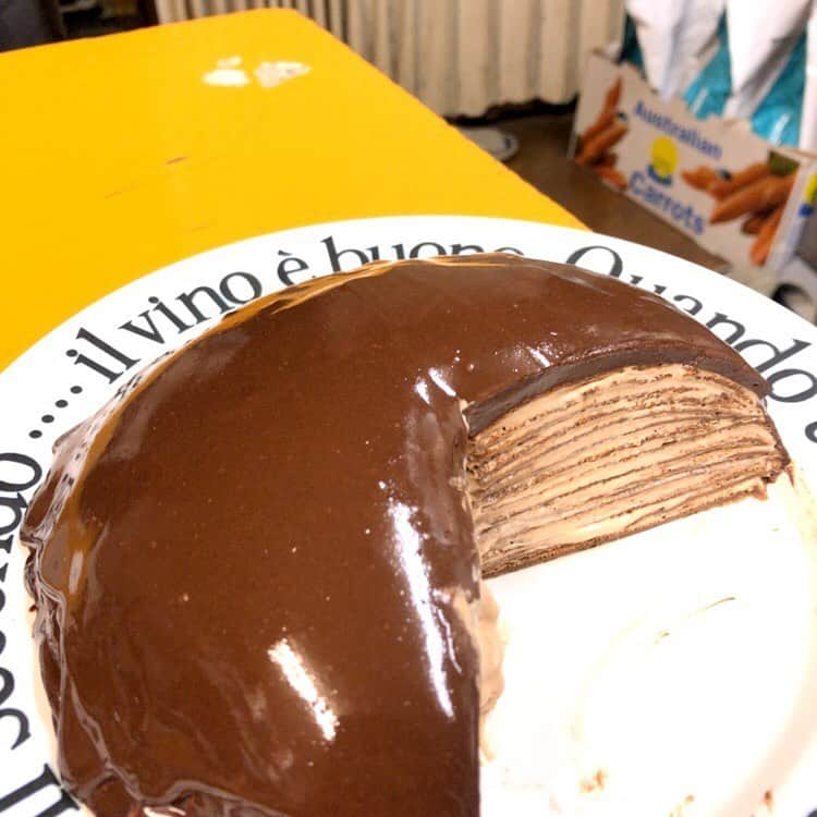 兵頭彰のインスタグラム：「本日はチョコレートミルクレープこしらえてみました🍫 見た目はアレですが、味は美味しいです😋  #bjw  #大日本プロレス #大日道場飯」