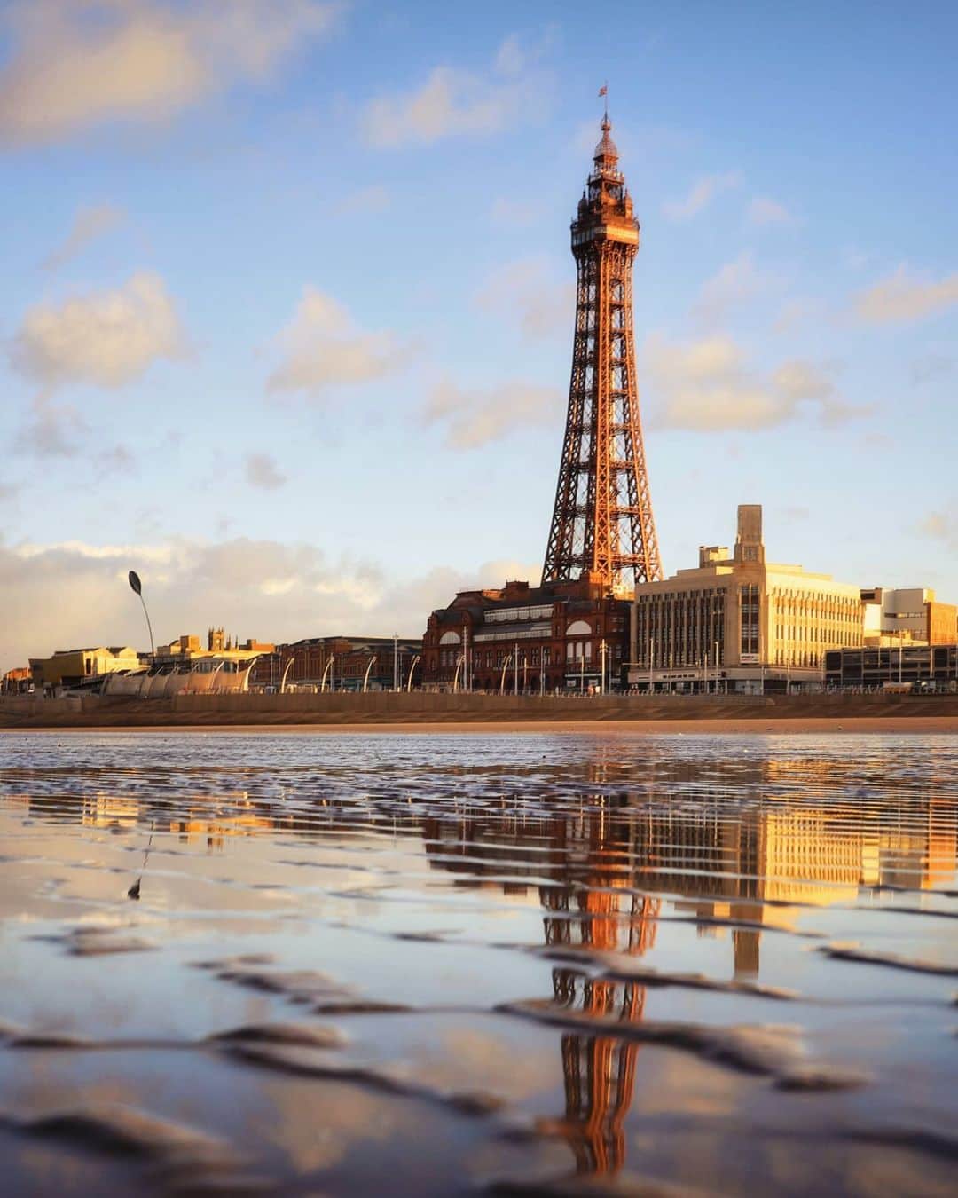 Rich McCorさんのインスタグラム写真 - (Rich McCorInstagram)「I spent a sunny weekend in Blackpool a couple of Novembers ago. It was my first time to the famous seaside town (I think. I may have gone as a kid). With winter arriving the illuminations were down & the rollercoasters closed but I didn't mind - the cold sunrises I watched on the beach were, and still are, some of the best I've seen anywhere (early morning colours bouncing off sandy puddles are hard to beat). Here's a couple of snaps from that sunny weekend.⁣ ⁣ @lovegreatbritain⁣ @visitengland⁣ @visitblackpool」6月15日 1時31分 - paperboyo