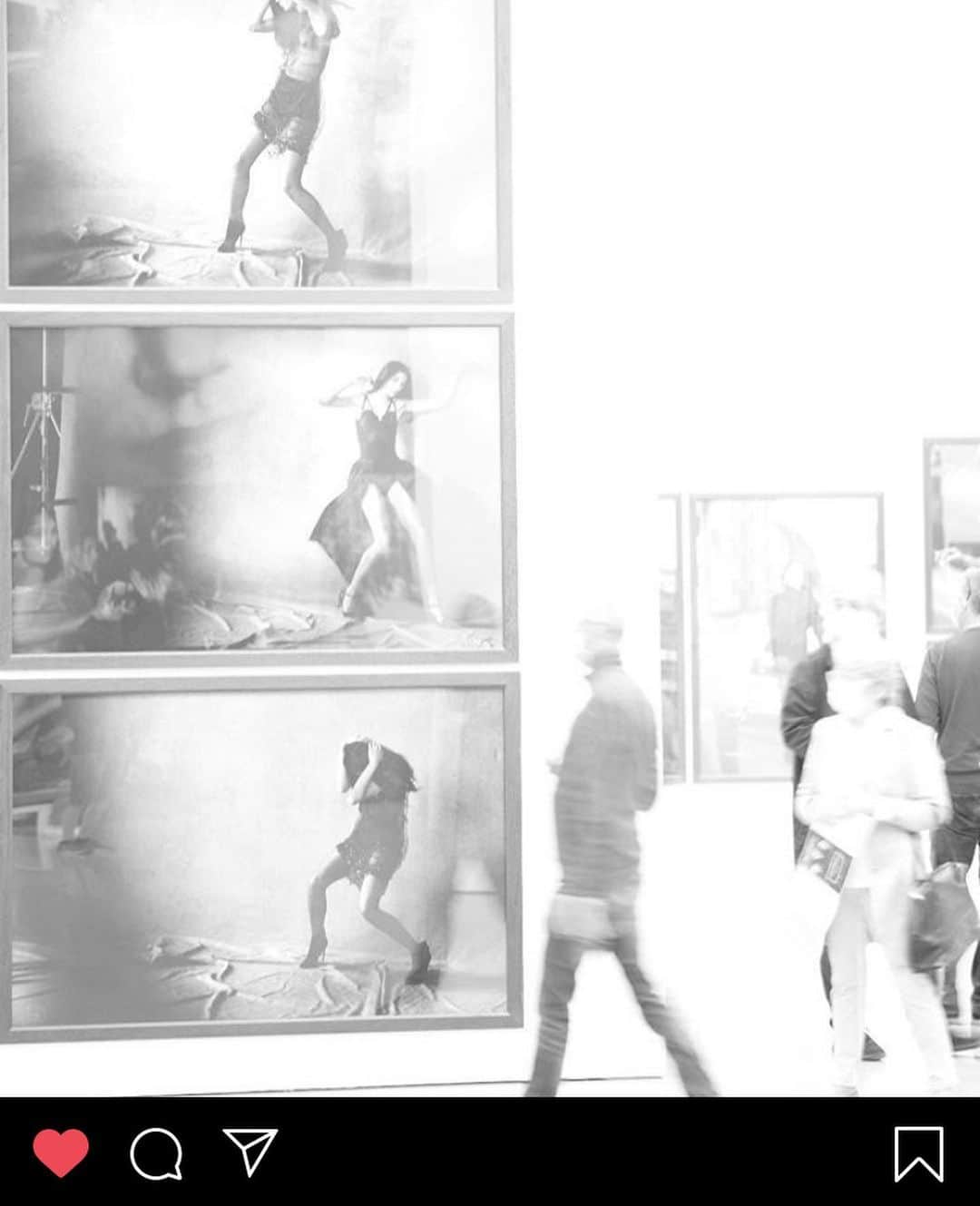 ピーター・リンドバーグさんのインスタグラム写真 - (ピーター・リンドバーグInstagram)「'UNTOLD STORIES' seen through the eyes of its visitors  On view at the Kunstpalast Düsseldorf until 12 July 2020  Photo credits: 1. @bom_photographie 2. @miss_anna_of_whatever 3. @ralfvedder_blackandwhite 4. @bur_dem_com 5. @peterkrieger.de 6. @_selenkara_  #LindberghUntoldStories #LindberghKunstpalast #Duesseldorf #Kunstpalast #TASCHEN」6月15日 1時57分 - therealpeterlindbergh