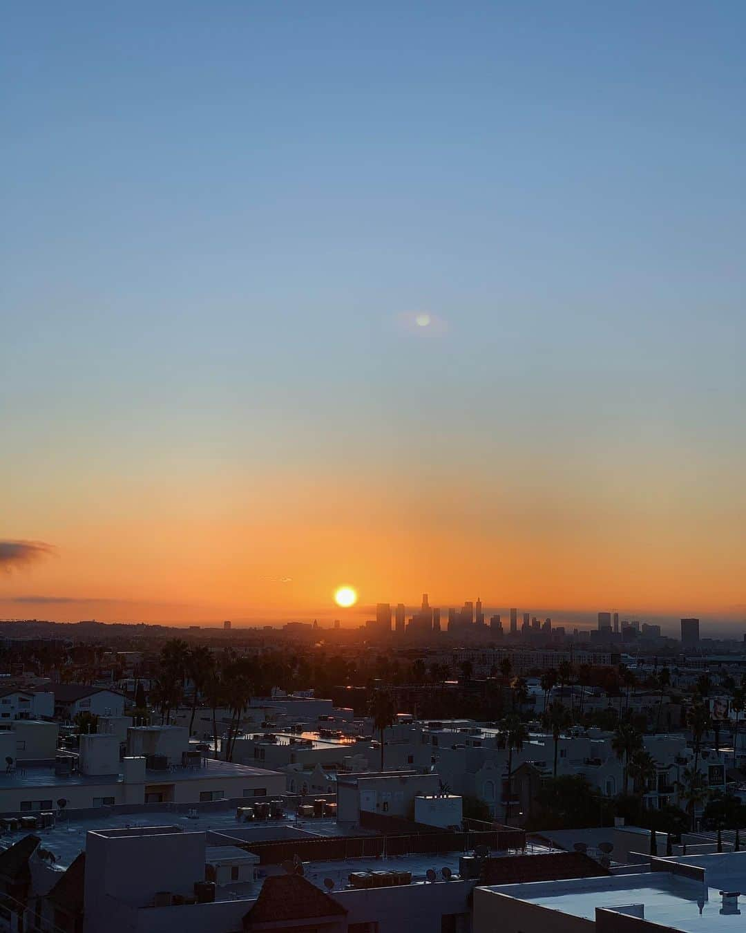 Valeriya Volkovaさんのインスタグラム写真 - (Valeriya VolkovaInstagram)「I miss you badly #losangeles #cityofangels #cityofdreams #californiadreamin #capturedbyme」6月15日 2時02分 - valeryalapidus