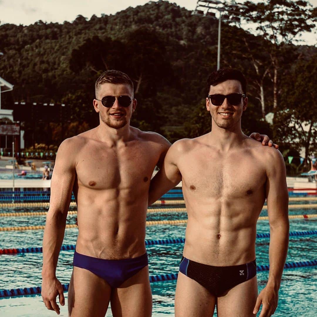アダム・ピーティのインスタグラム：「Guess the year... @james.g.guy」