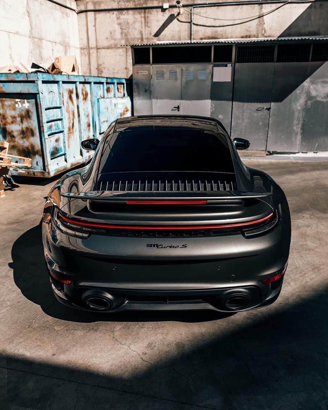 CARLiFESTYLEさんのインスタグラム写真 - (CARLiFESTYLEInstagram)「Which Porsche 🍑 are you picking? 1. Porsche 992 Turbo S 2. Porsche 991.2 GT2 RS 3. Porsche 918 Spyder Photo by @airmadrid #carlifestyle #turbos #gt2rs #918spyder」6月15日 2時28分 - carlifestyle