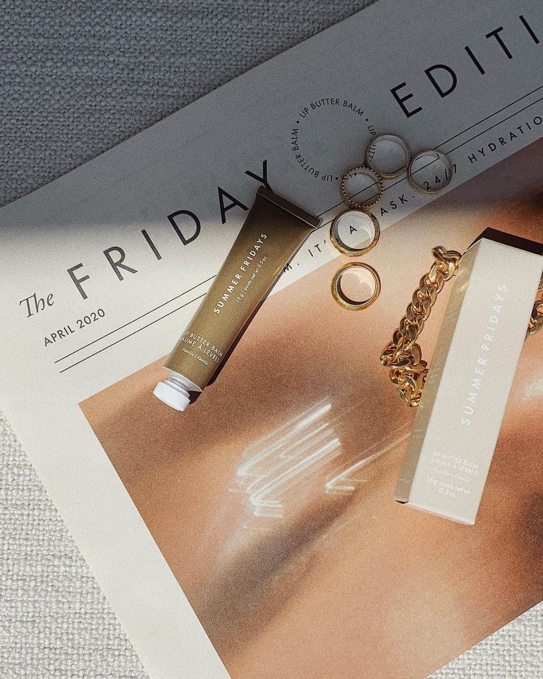 Marianna Hewittのインスタグラム：「our vegan vanilla lip butter balm is finally back in stock on @summerfridays .com 🧁」