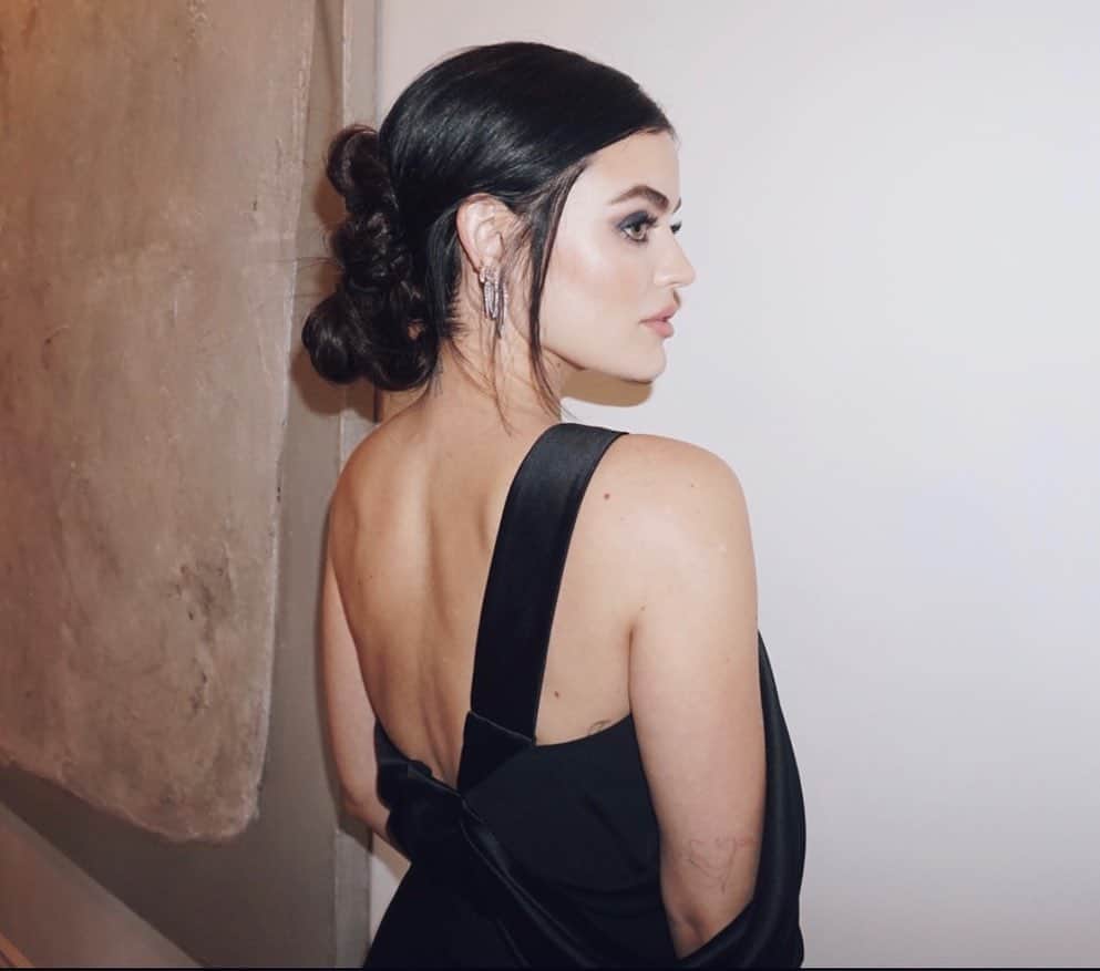 Kristin Essのインスタグラム：「Happy Birthday @lucyhale. Oh, the things we’ve seen, and the fun we’ve had, and the looks we’ve created... and the lungs we’ve coughed up from laughing. 🥴 I feel so lucky to have been there to watch you grow over the last decade. You constantly amaze me and ilysm my kween. 💕👸🏻」